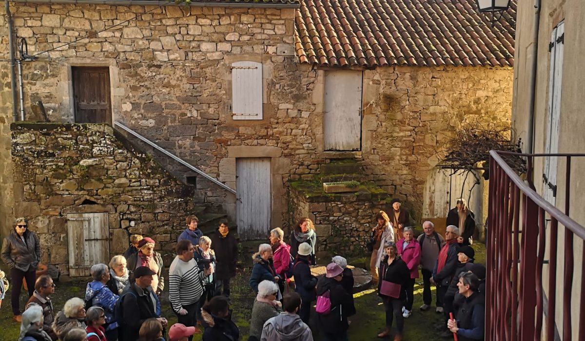 Visite de la Sarac à Lapeyre, devant l'église Saint Sauveur